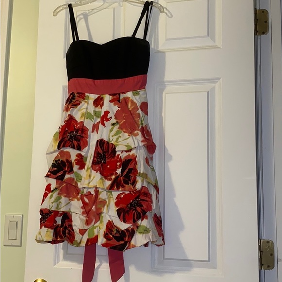 Juniors Floral Dress! - Picture 1 of 2